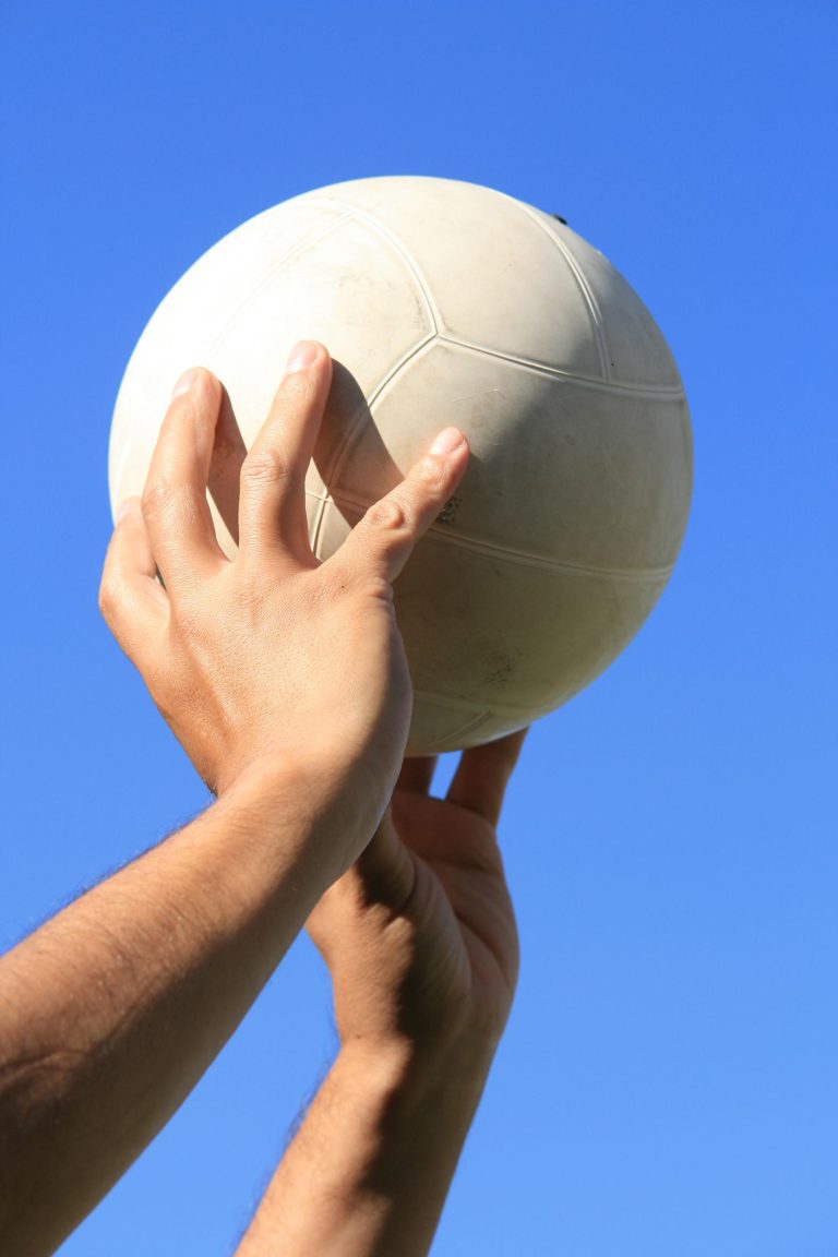 Ballon au poing
