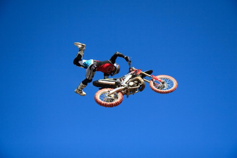 Motocross acrobatico